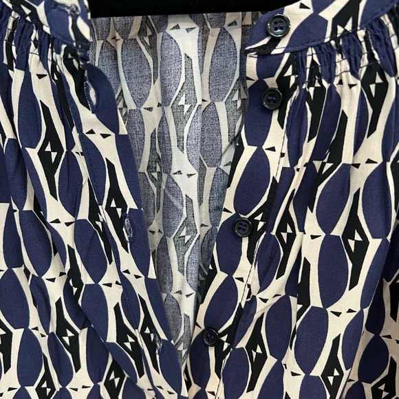 NWOT Yerse long sleeve blouse with gathered neck & sleeves. - Picture 3 of 10